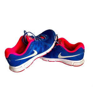 Women's size 6.5 Nike Revolution 2 Royal Blue/Hot Pink Athletic Shoes in EUC